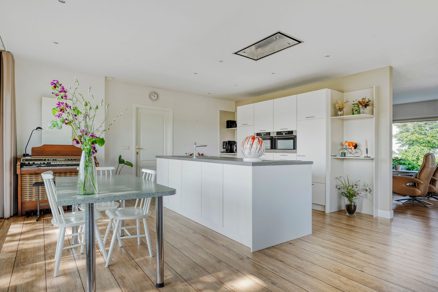 Photo 10 of Reuveldsweg 5-A