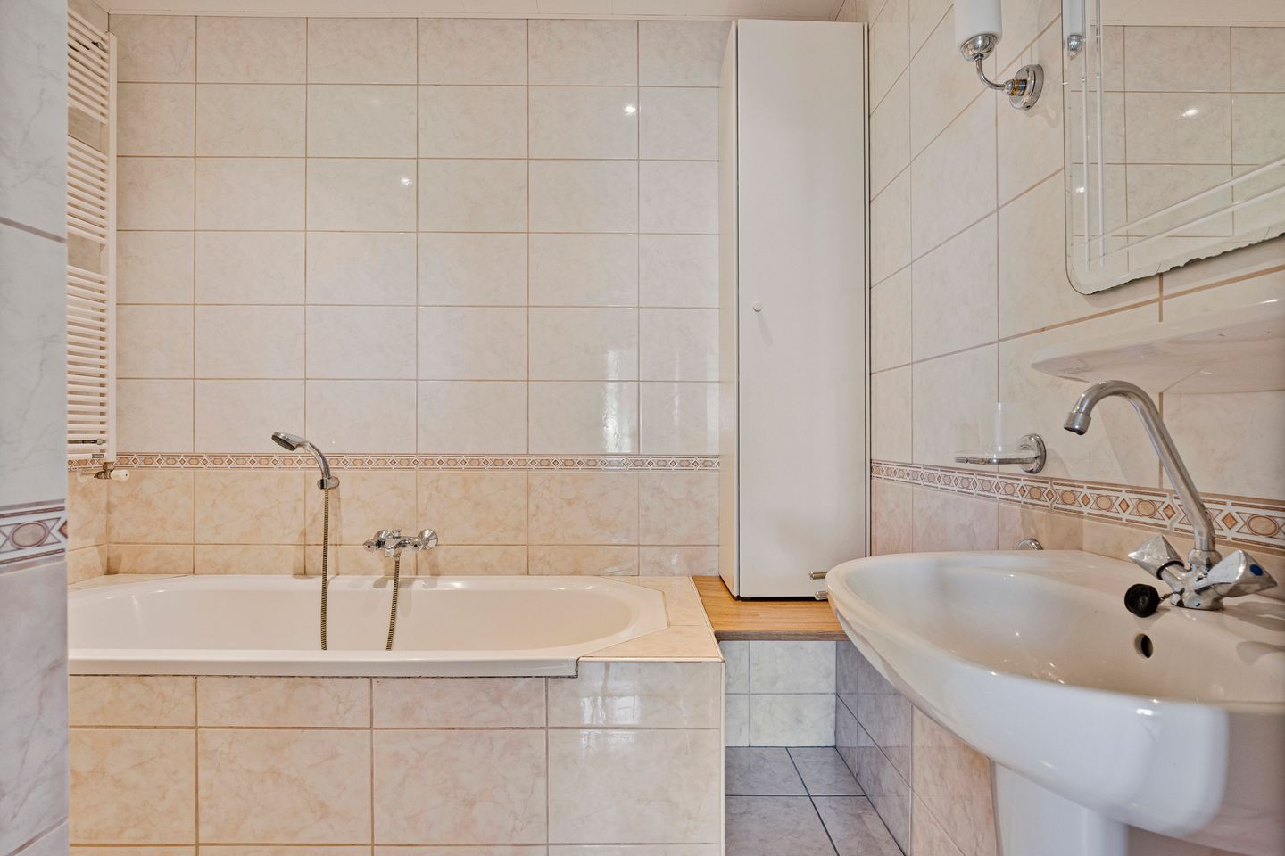 Photo 25 of Reuveldsweg 5-A