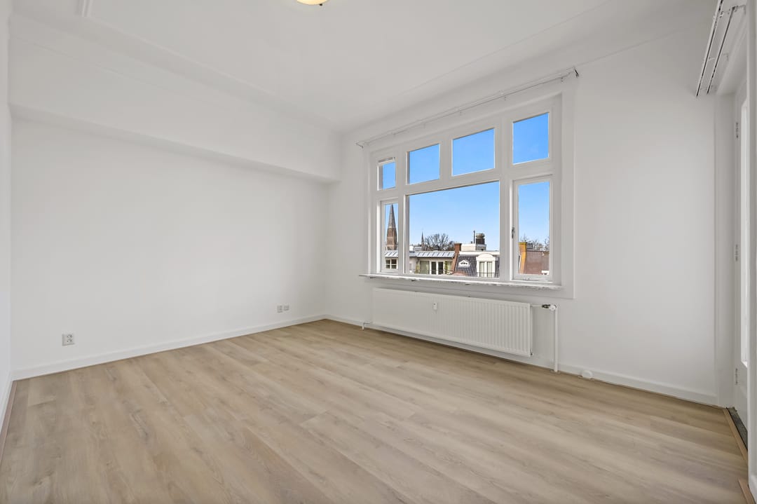 Photo 37 of Lange Vijverberg 20-E
