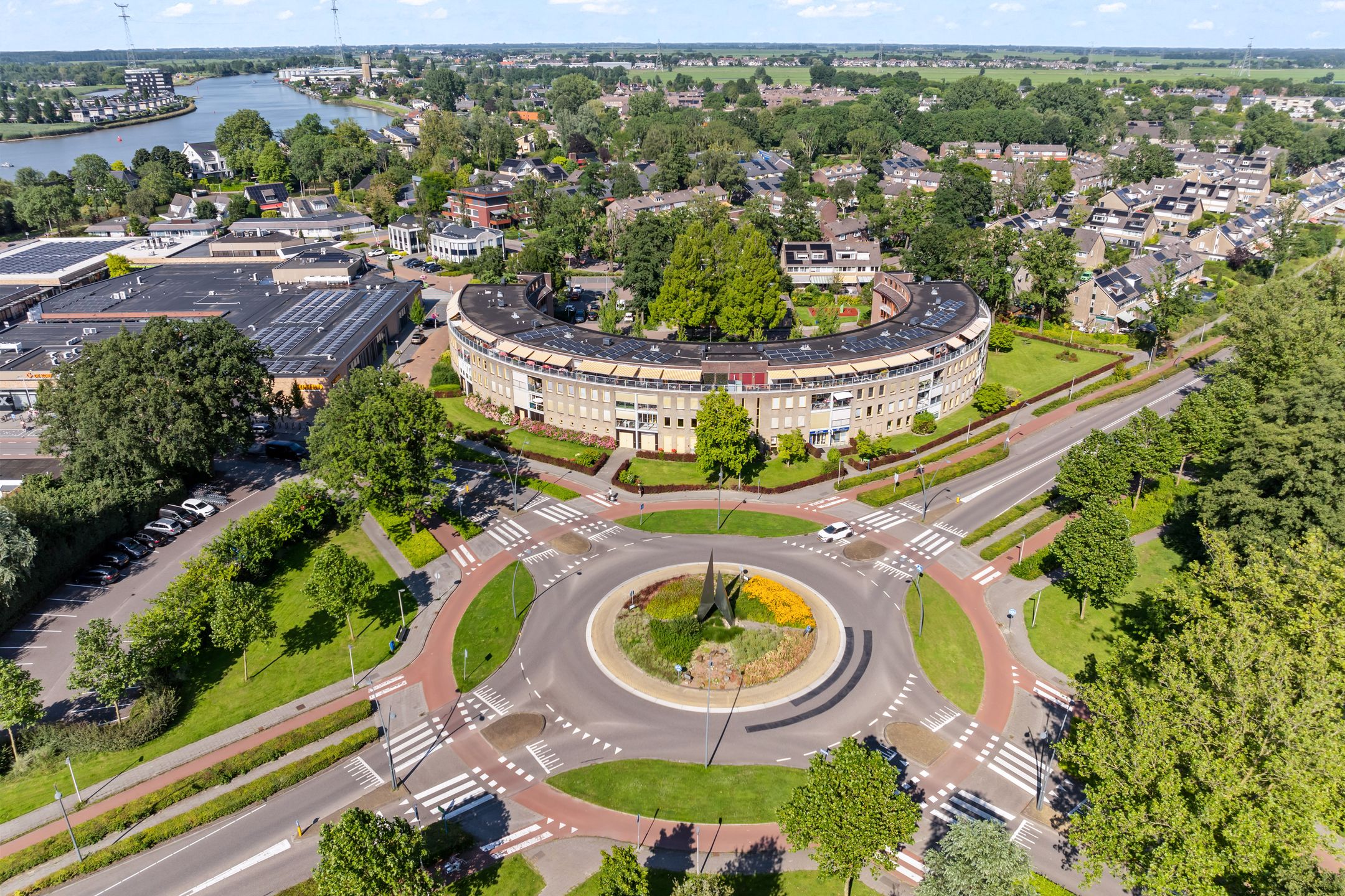 Buying a house in The Netherlands., Omnium 52