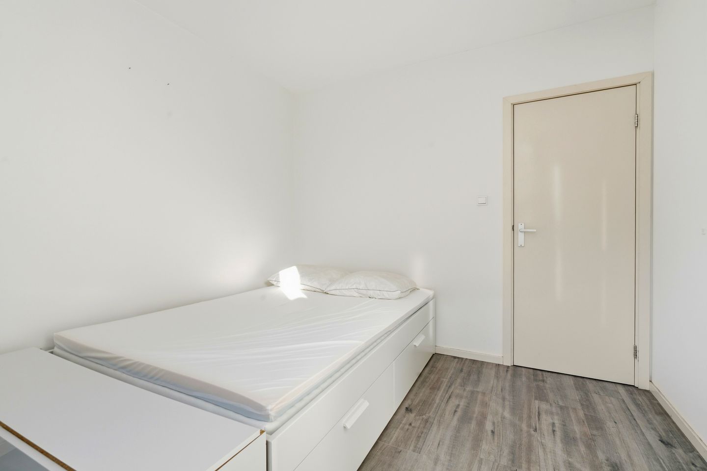 Photo 14 of Quellijnstraat 148-2