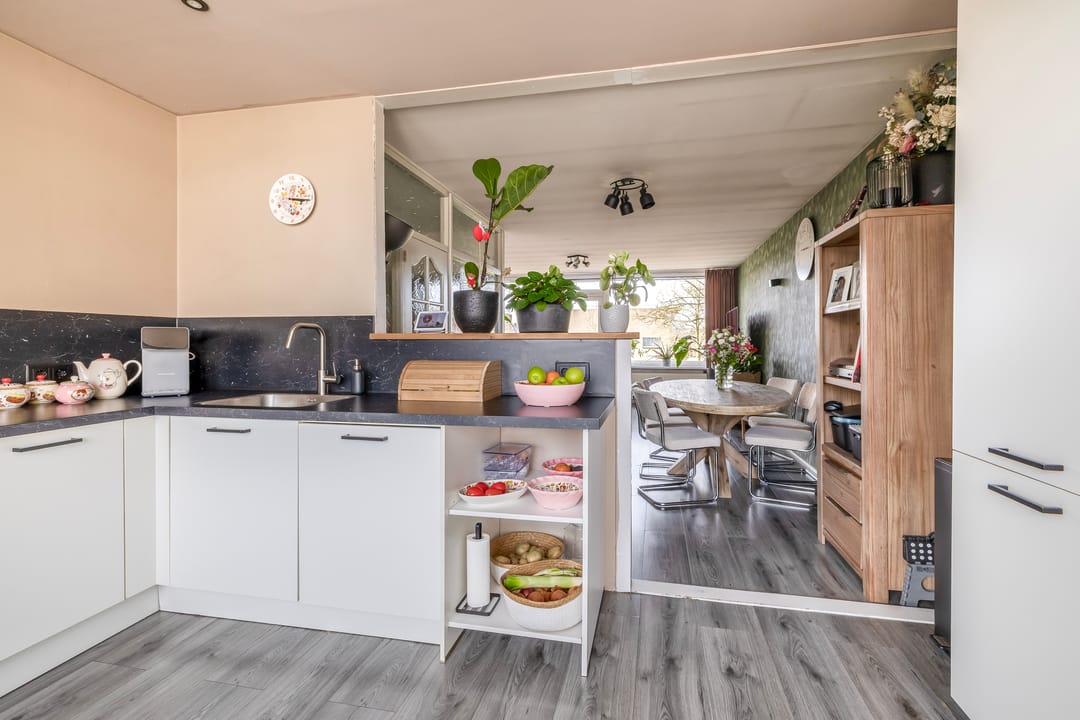 Spacious and well-maintained drive-in home in Brielle with garage and air conditioning — 21