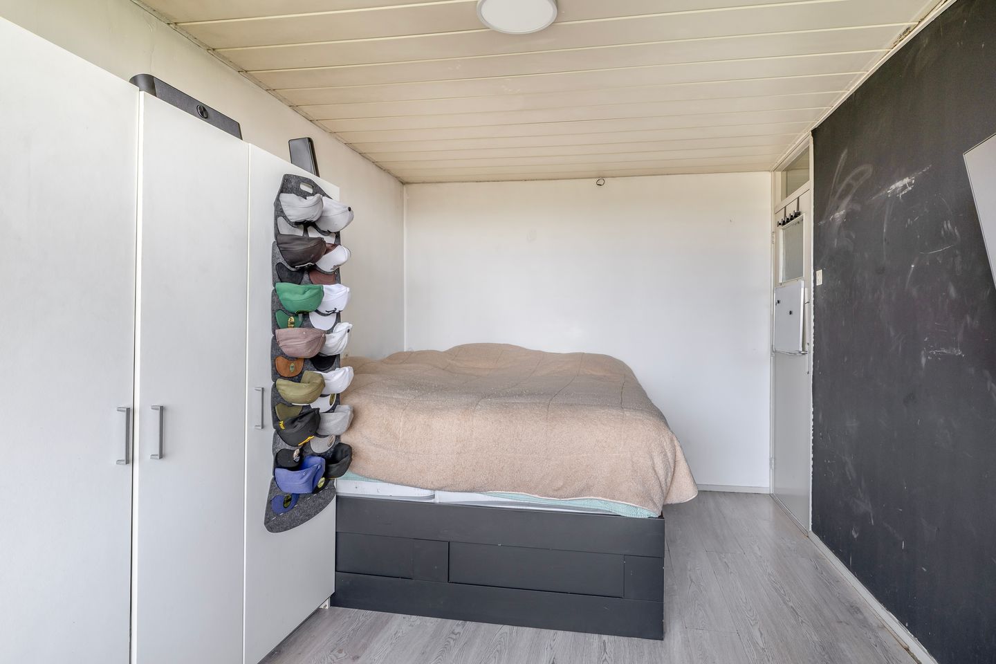 Spacious and well-maintained drive-in home in Brielle with garage and air conditioning — 34