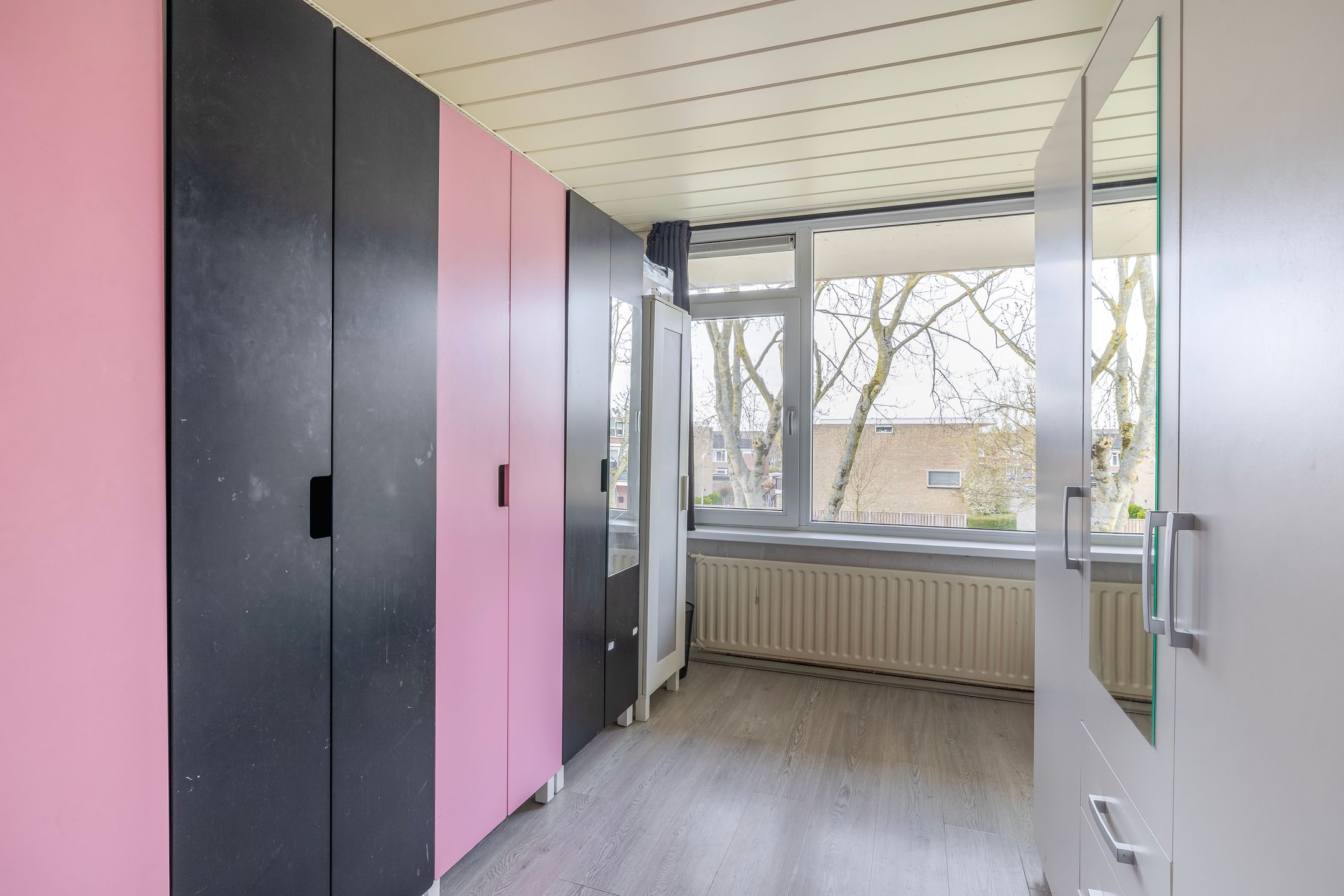 Spacious and well-maintained drive-in home in Brielle with garage and air conditioning — 35