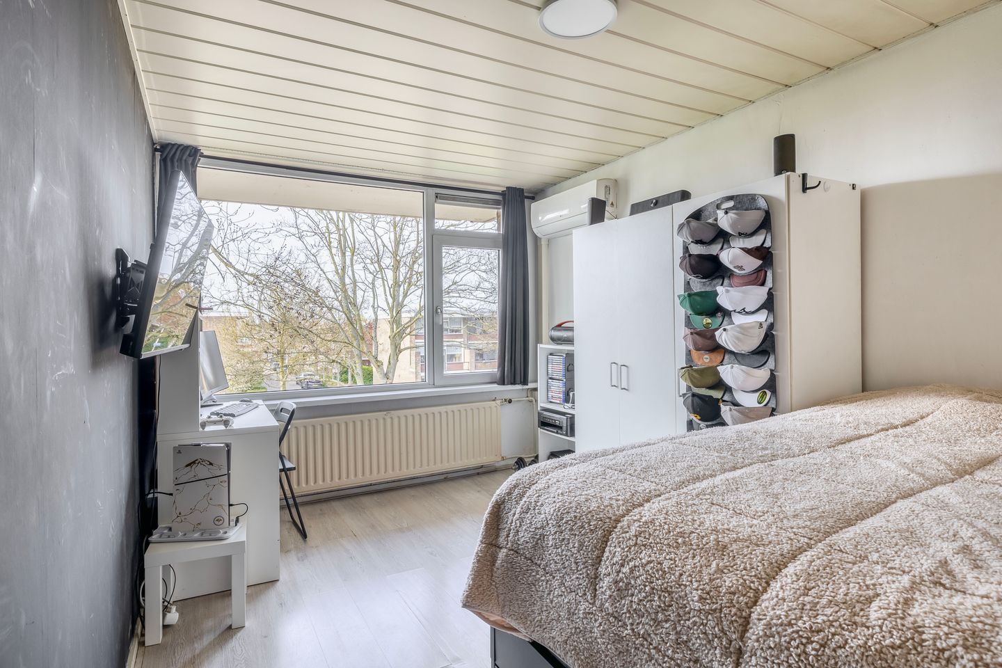 Spacious and well-maintained drive-in home in Brielle with garage and air conditioning — 33