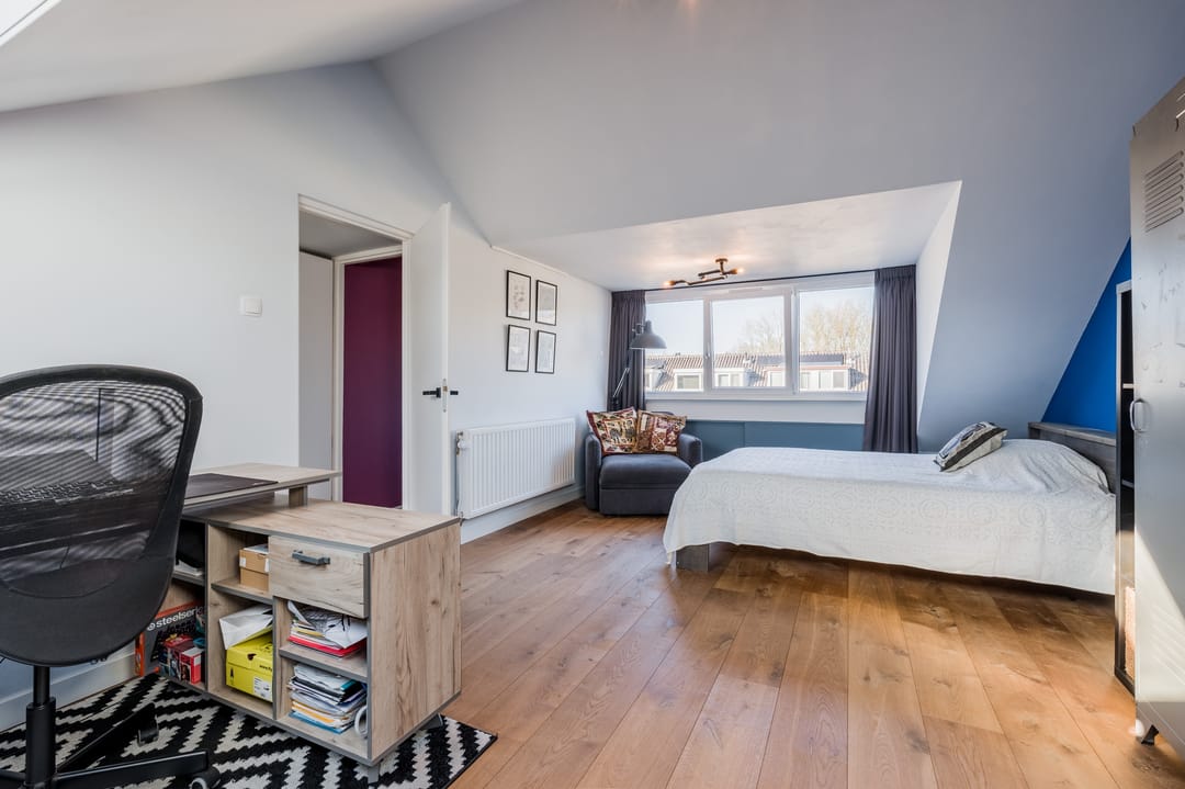 Spacious and Modernized Family Home with Five Bedrooms in Green Amstelveen — 26