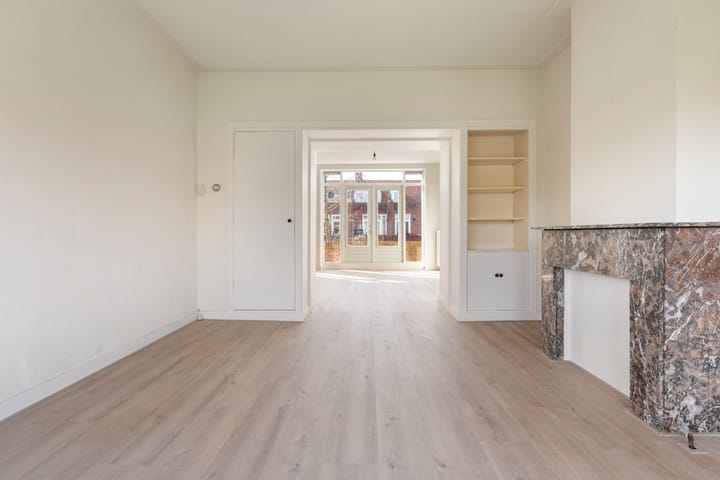 Photo 3 of Floresplein 10-B