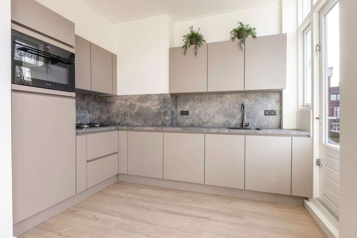 Foto 14 van Floresplein 10-B