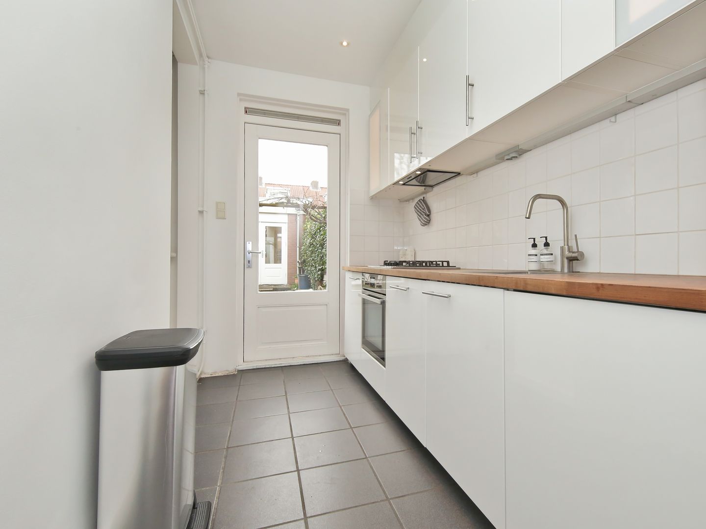 Well-maintained ground floor apartment with spacious detached studio in Randwijck — 18