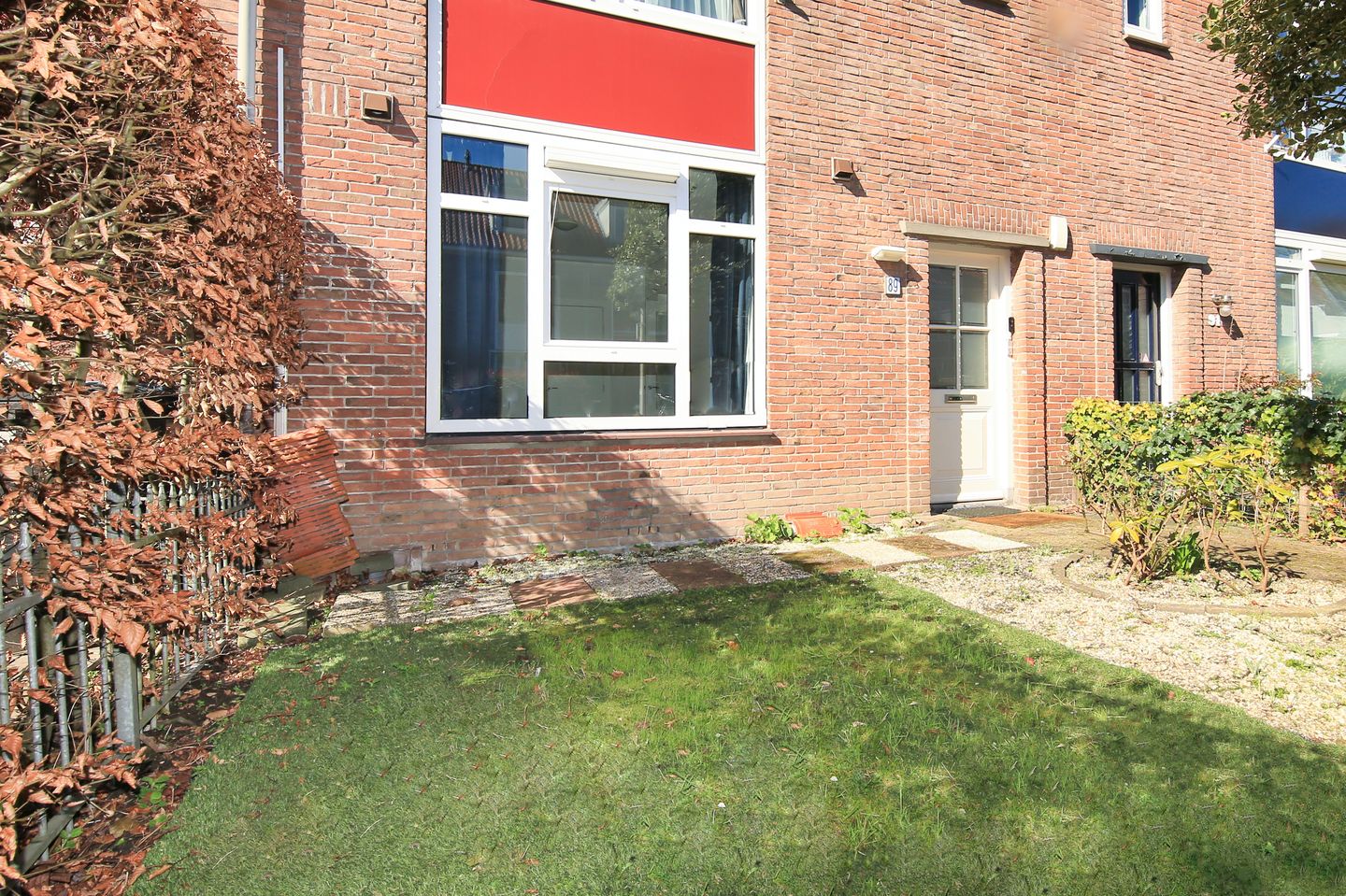 Well-maintained ground floor apartment with spacious detached studio in Randwijck — 38