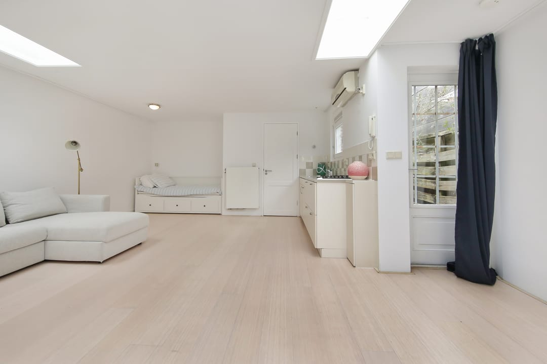 Well-maintained ground floor apartment with spacious detached studio in Randwijck — 26