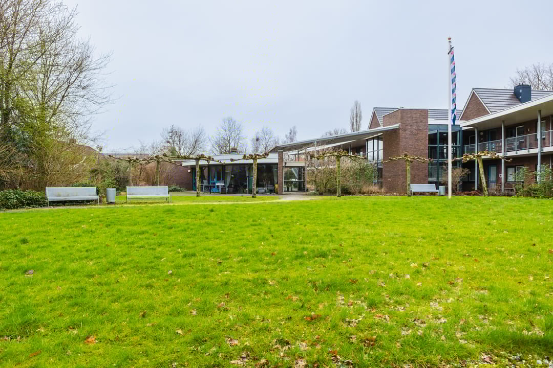 Photo 2 of Bouwkamp 10-18