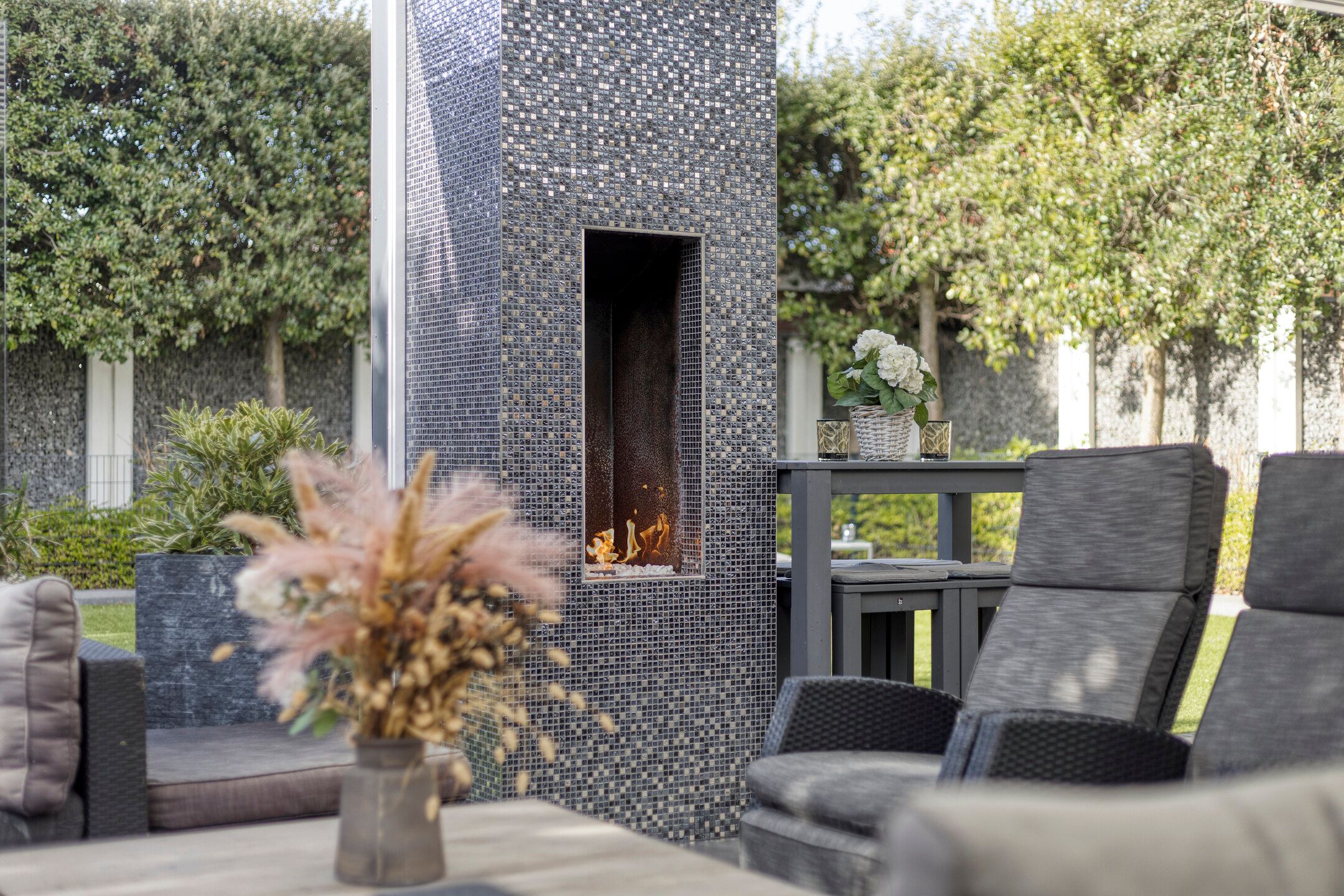 Luxury Detached Villa with Basement, Home Cinema, and Au Pair Accommodation — 25