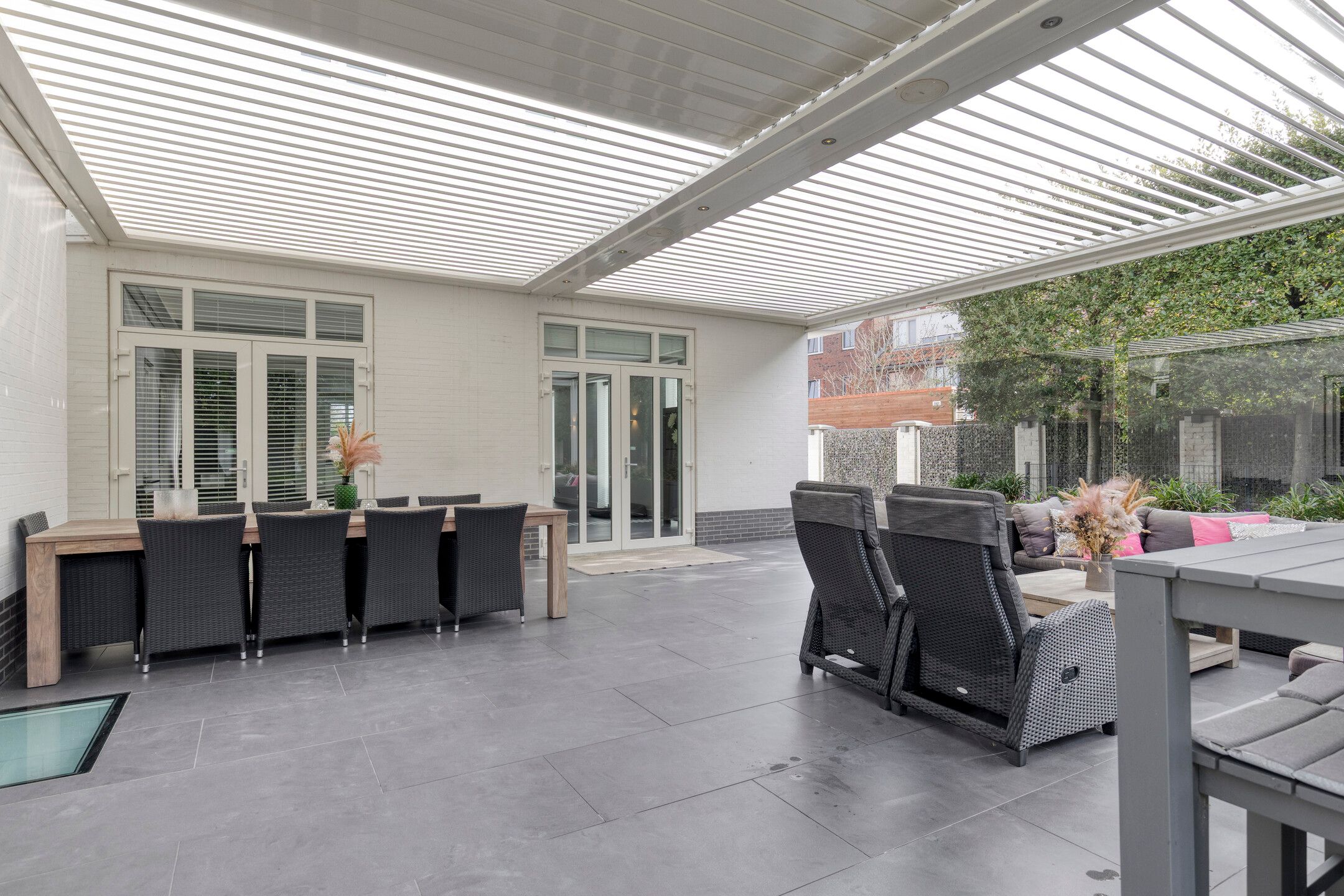 Luxury Detached Villa with Basement, Home Cinema, and Au Pair Accommodation — 29