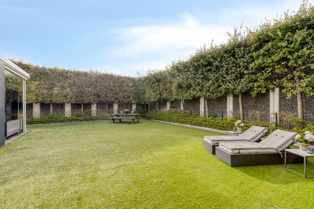 Luxury Detached Villa with Basement, Home Cinema, and Au Pair Accommodation — 32