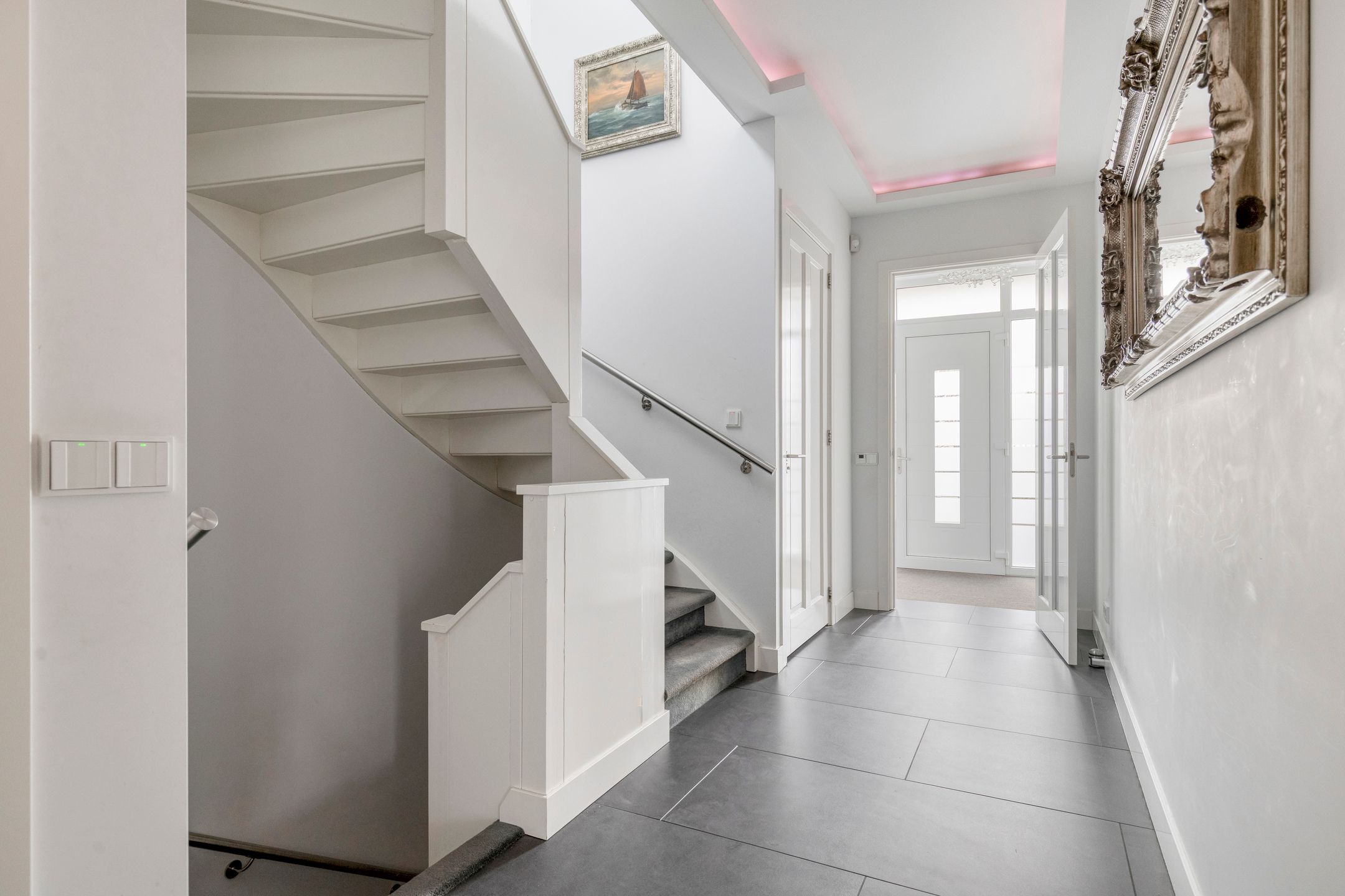 Luxury Detached Villa with Basement, Home Cinema, and Au Pair Accommodation — 41