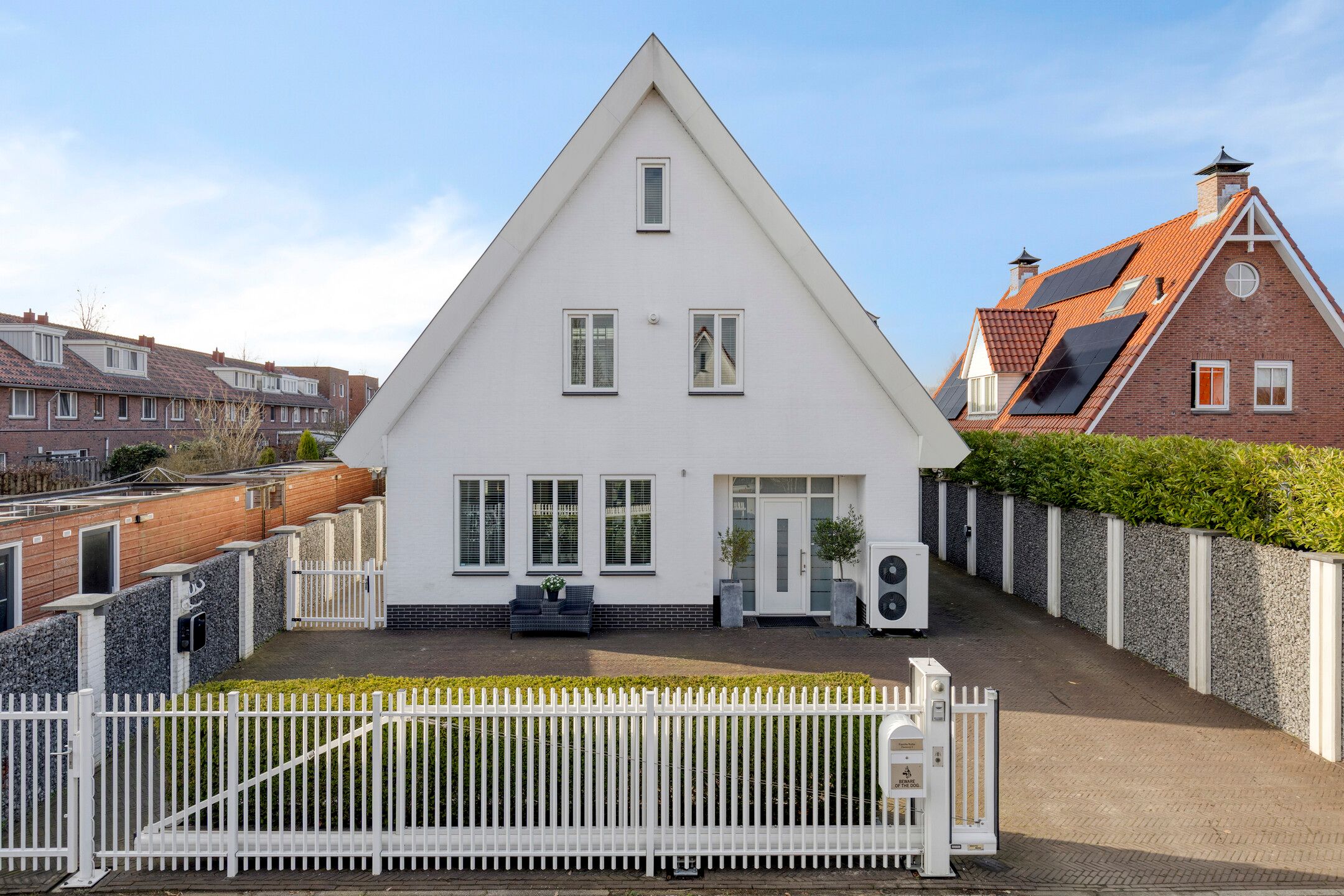 Luxury Detached Villa with Basement, Home Cinema, and Au Pair Accommodation — 83