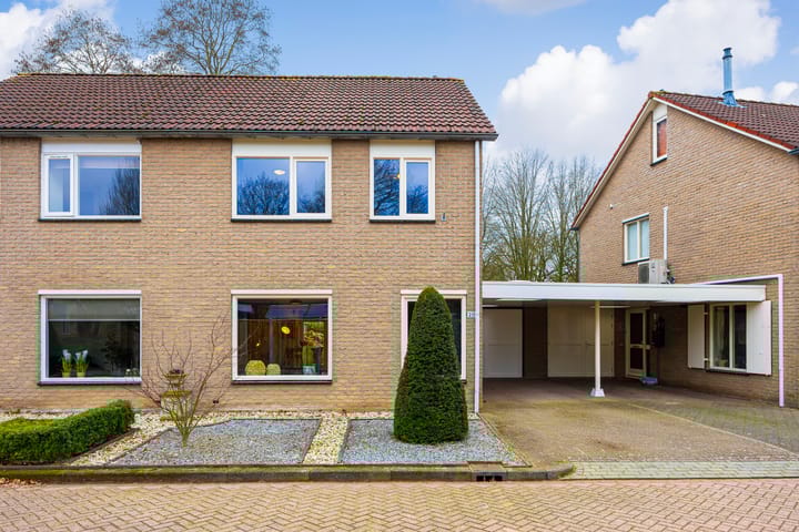 Photo 4 of Fie Carelsenstraat 20