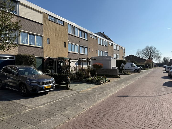 Tussenwoning te koop: Bilderdijkstraat 23, Bunschoten-Spakenburg