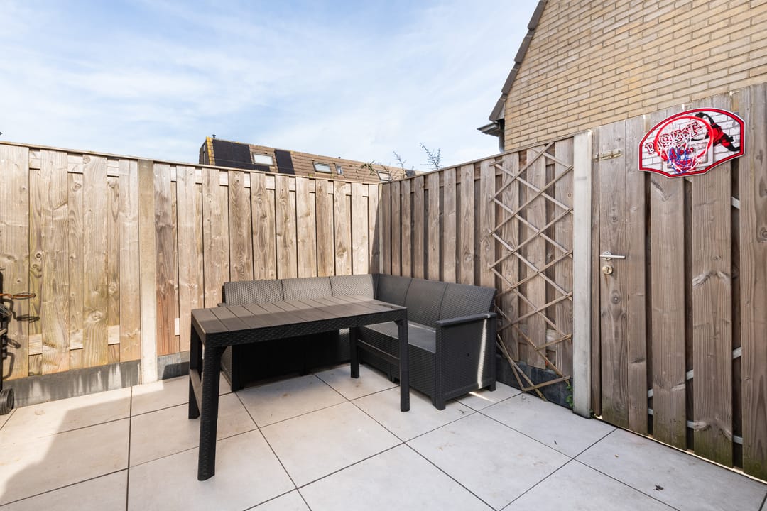 Photo 22 of Sleper 35