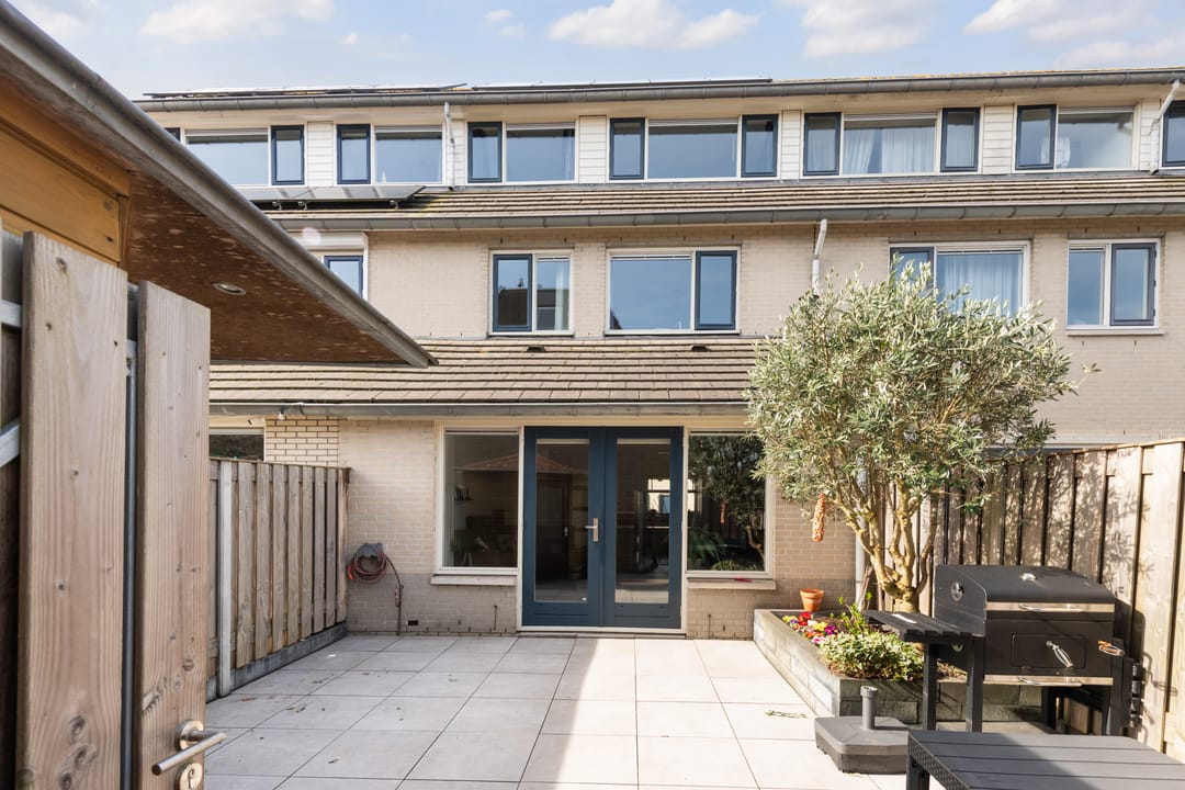 Photo 23 of Sleper 35