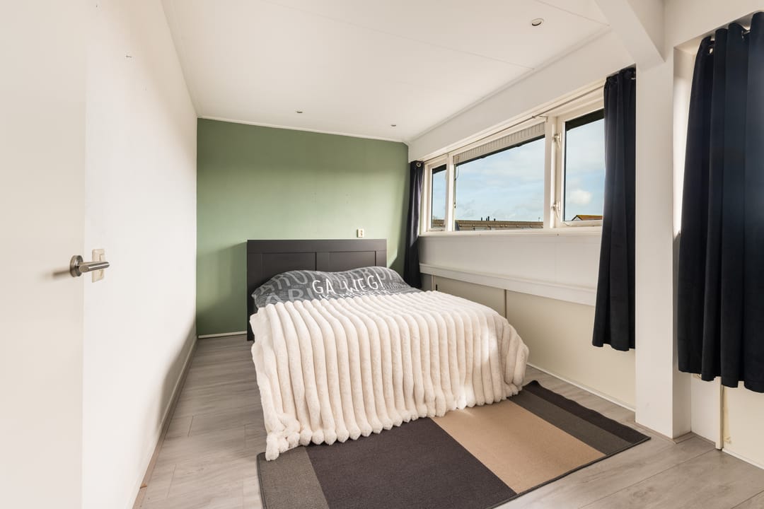 Photo 28 of Sleper 35