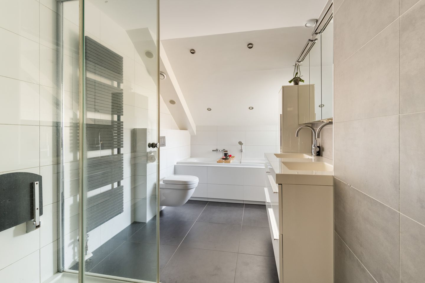 Photo 35 of Sleper 35