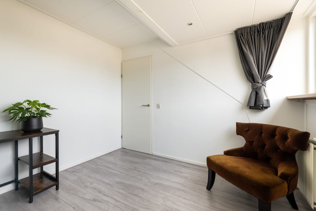 Photo 38 of Sleper 35