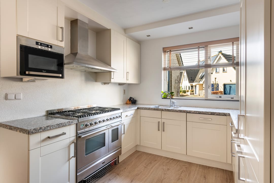 Photo 17 of Sleper 35