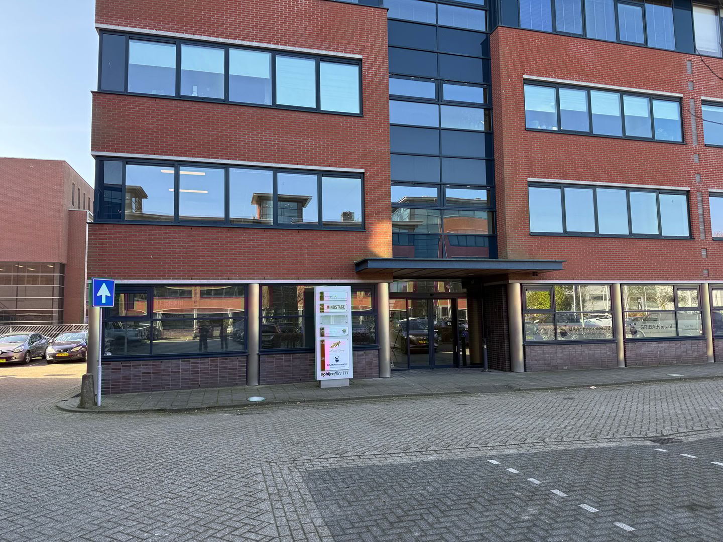 View photo 2 of Robijnstraat 54