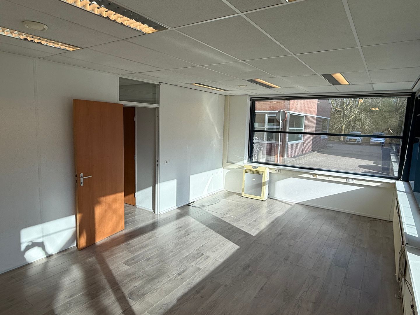 View photo 4 of Robijnstraat 54