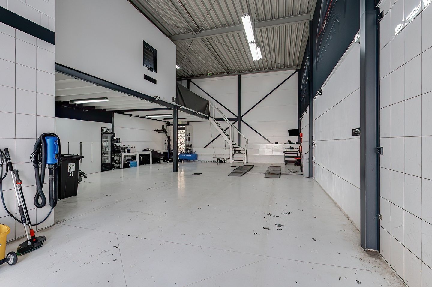 Bekijk foto 2 van Lingewei 81