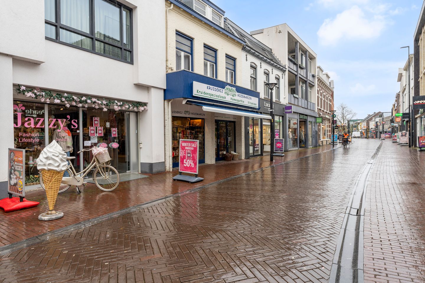 Bekijk foto 2 van Heuvelstraat 2-B