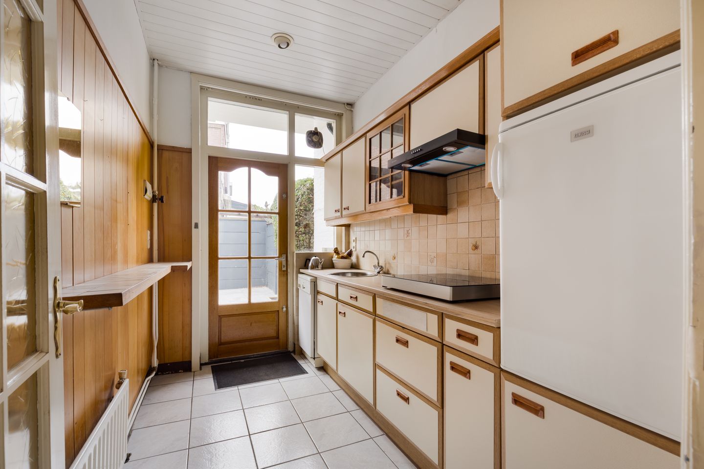 Spacious family home with sunny garden in desirable Bomenbuurt — 15