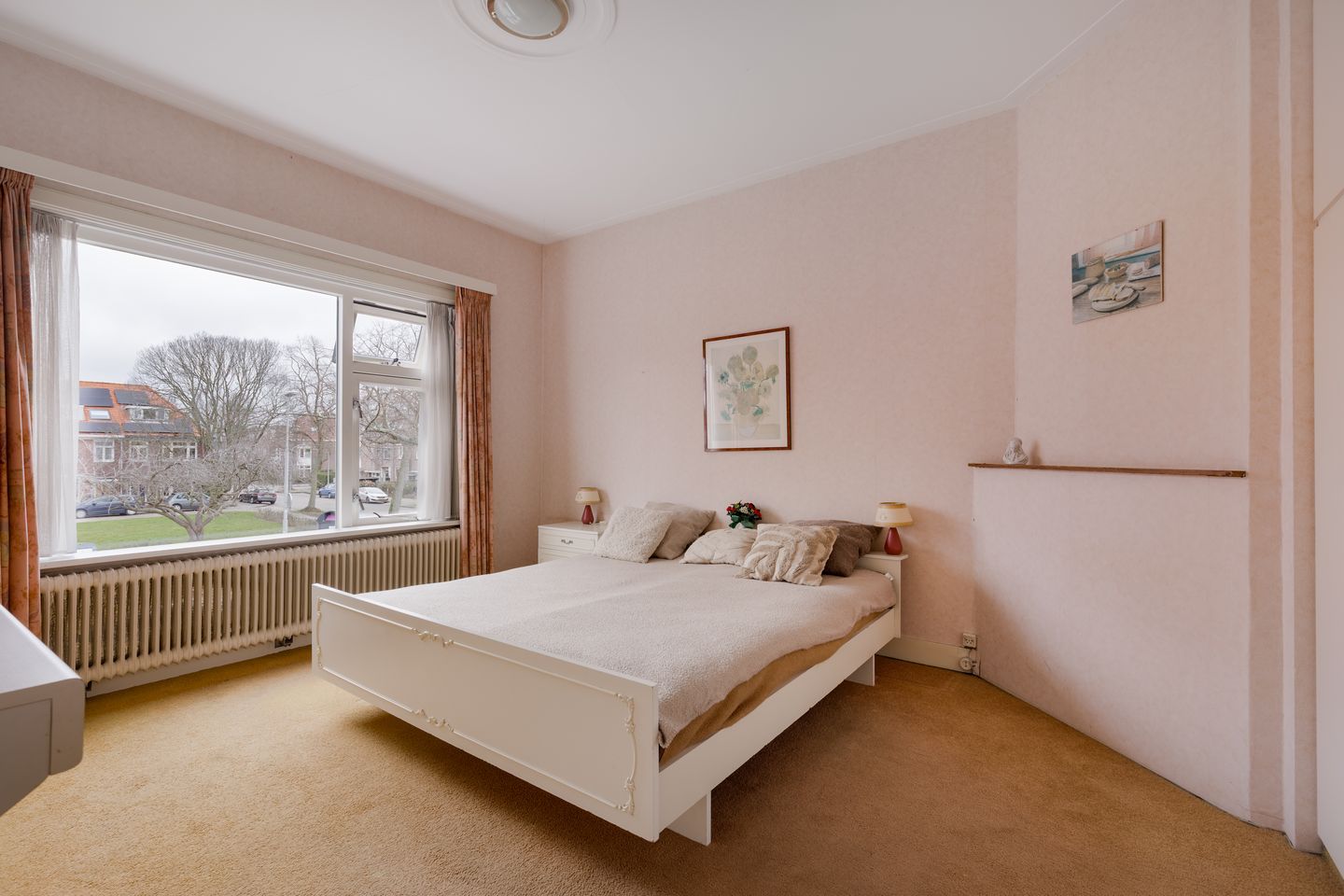 Spacious family home with sunny garden in desirable Bomenbuurt — 27