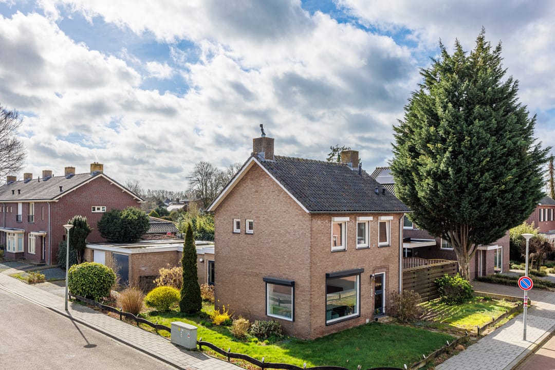 Photo 32 of Heesweg 8