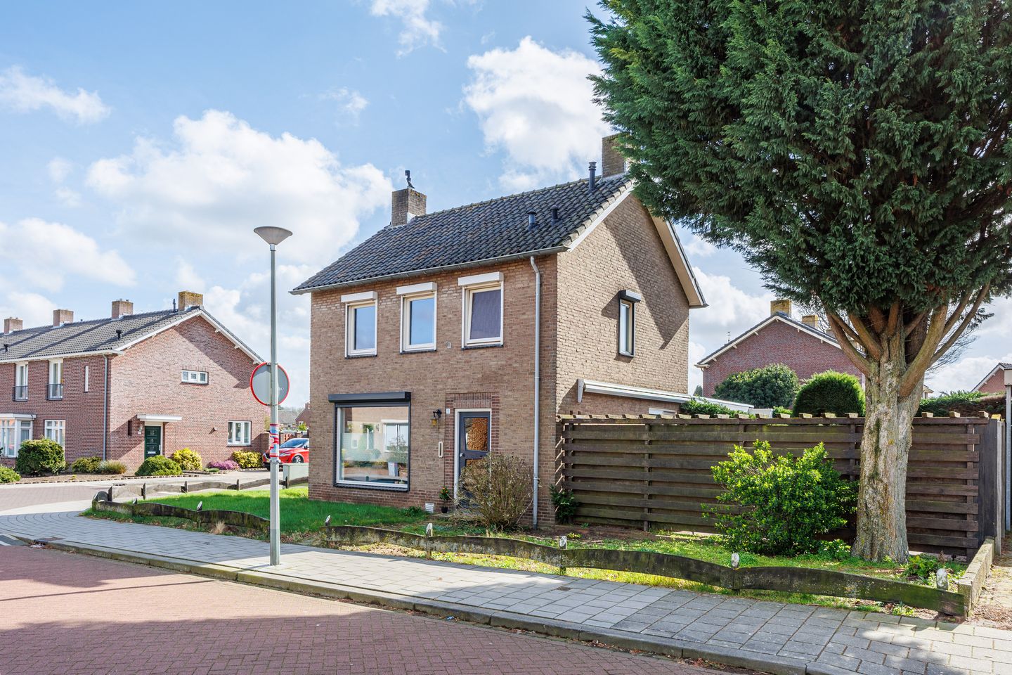 Photo 35 of Heesweg 8