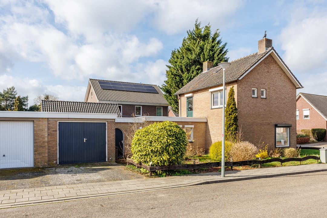 Photo 37 of Heesweg 8