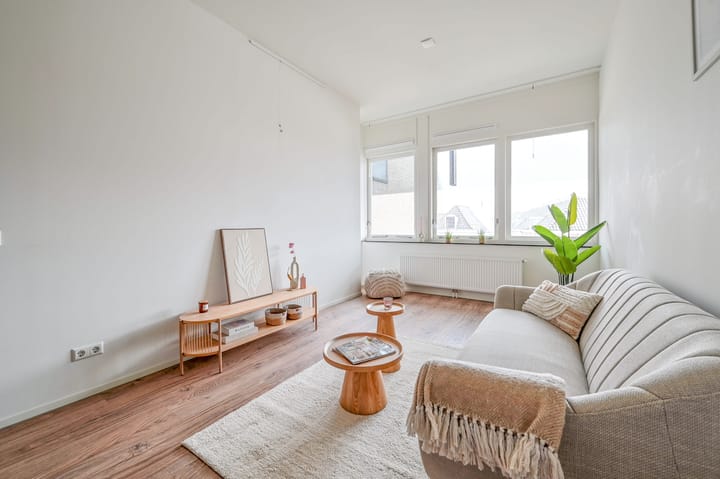 Photo 4 of Nobelstraat 19-A19