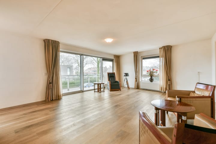 Photo 4 of Sloterweg 81-12