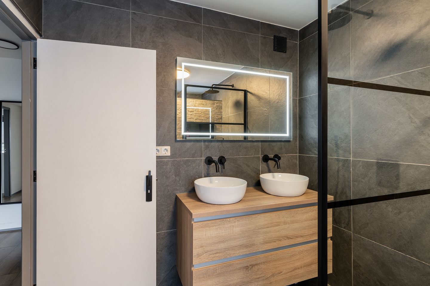Photo 20 of Louis Raemaekersstraat 21
