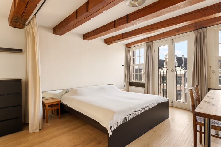 Photo 3 of Nieuwezijds Voorburgwal 64-F