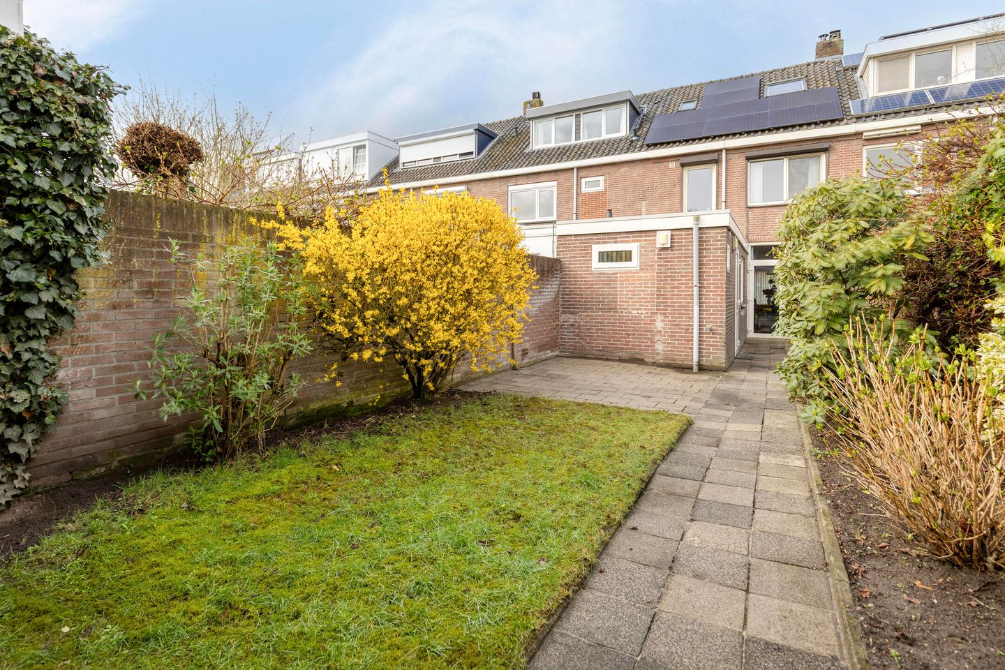 Move-in Ready 1930s Home with South-Facing Garden Near Piushaven — 27