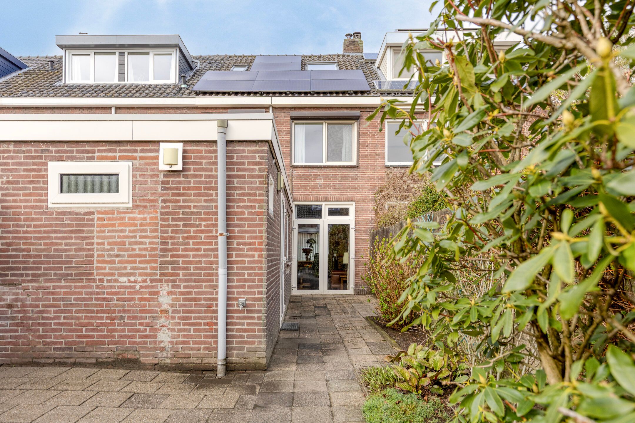 Move-in Ready 1930s Home with South-Facing Garden Near Piushaven — 28