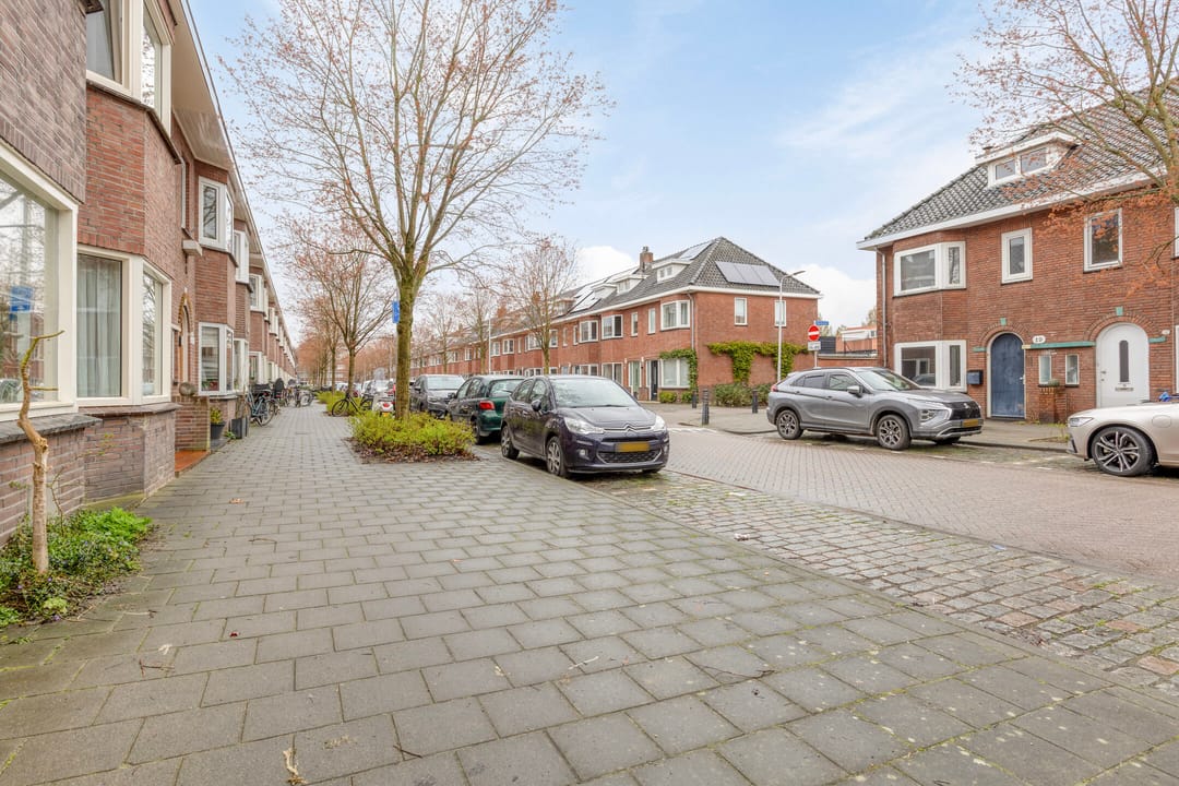 Move-in Ready 1930s Home with South-Facing Garden Near Piushaven — 29