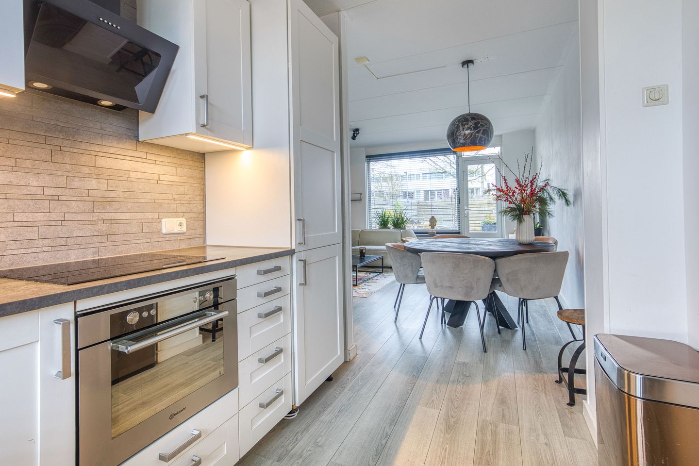 Photo 10 of Wever 63