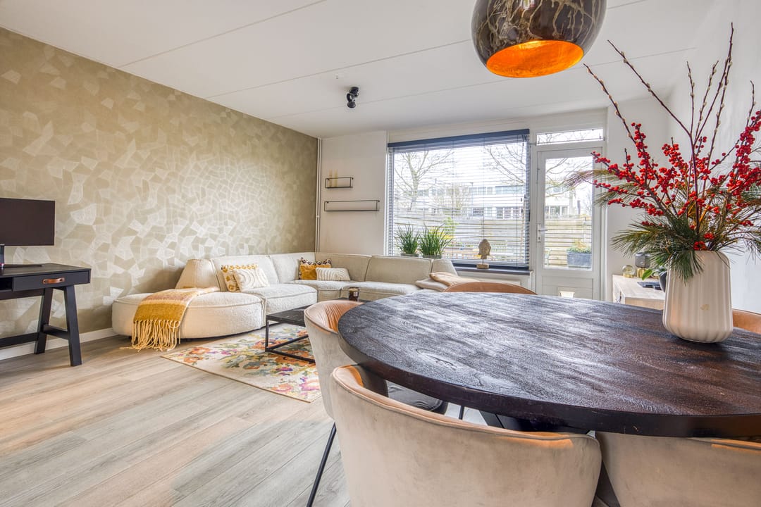 Photo 11 of Wever 63