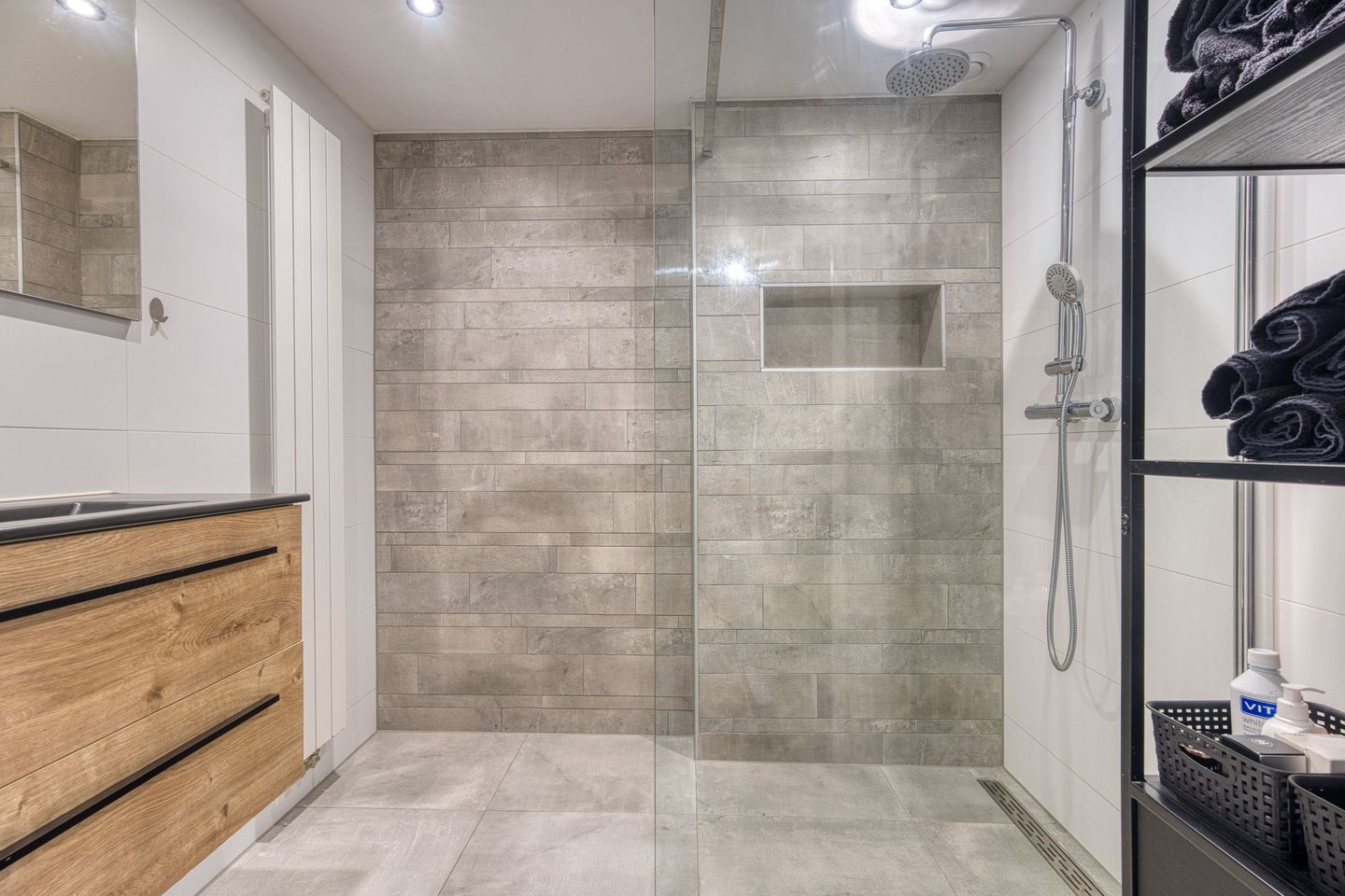 Photo 20 of Wever 63