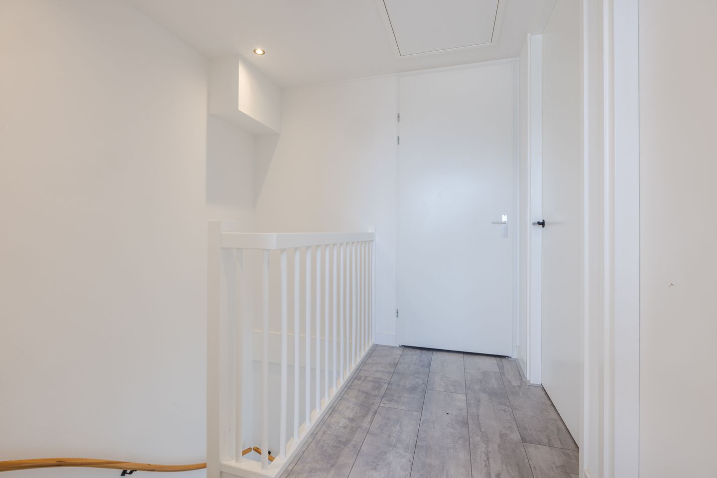 Luxury and energy-efficient zero-meter home with 5 bedrooms in stylish 1930s architecture — 31