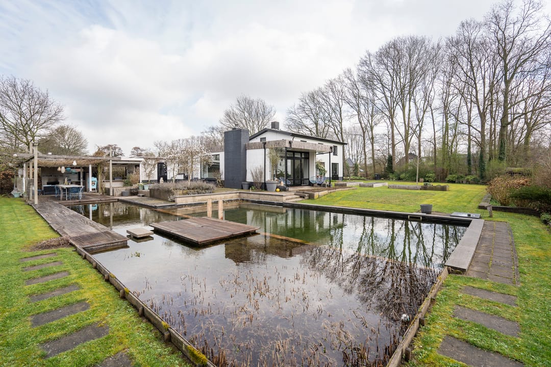 Foto 1 van Onderweg 12